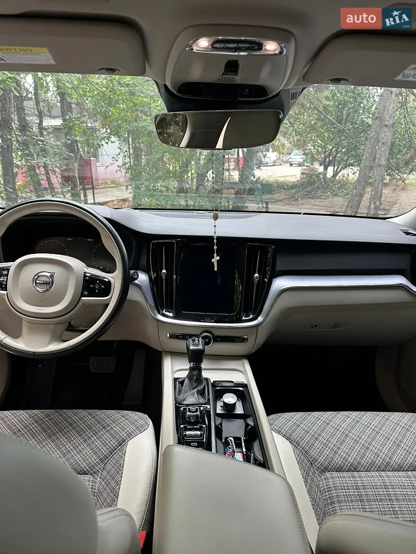 2018 Volvo V60 - мініатюра 14