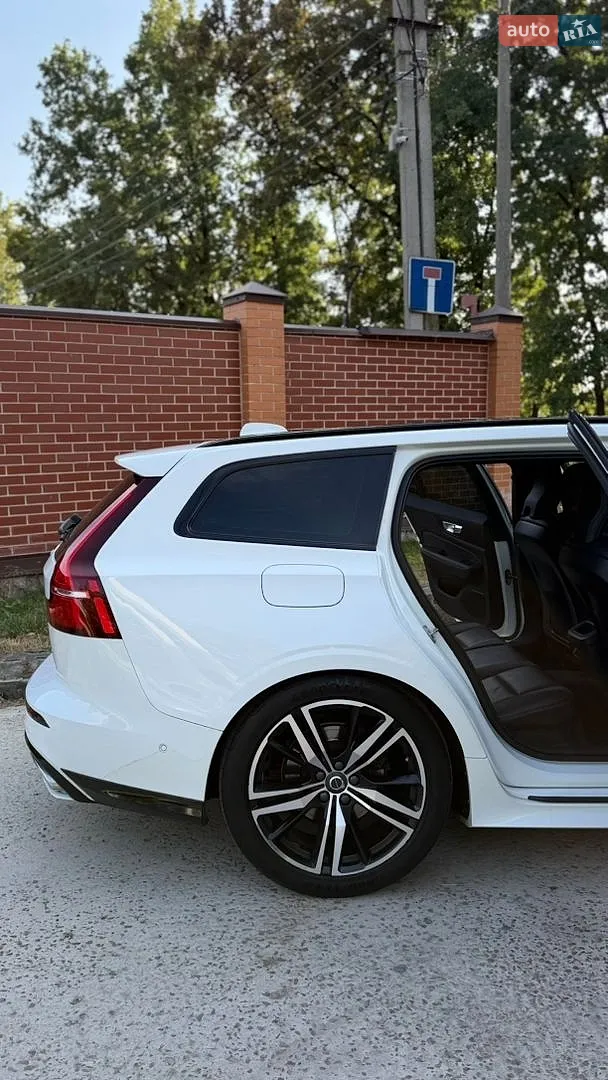 2019 Volvo V60 - мініатюра 8