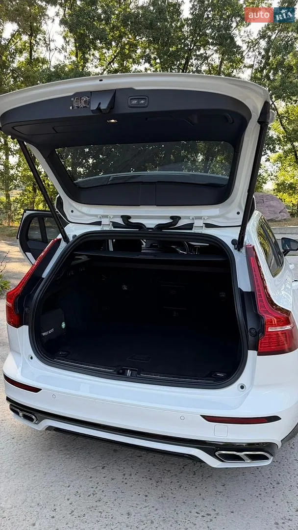 2019 Volvo V60 - мініатюра 15