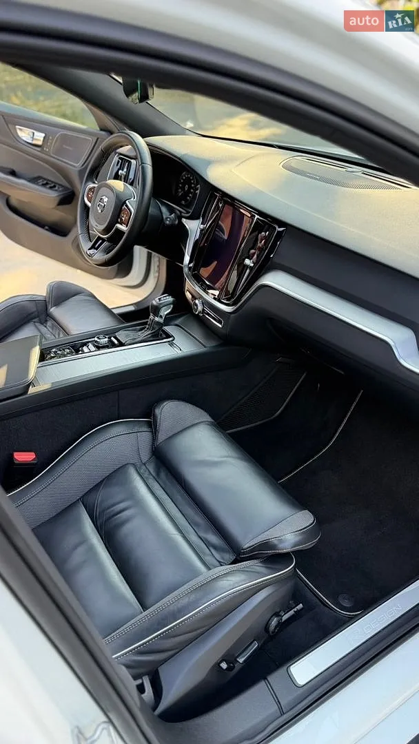 2019 Volvo V60 - мініатюра 26