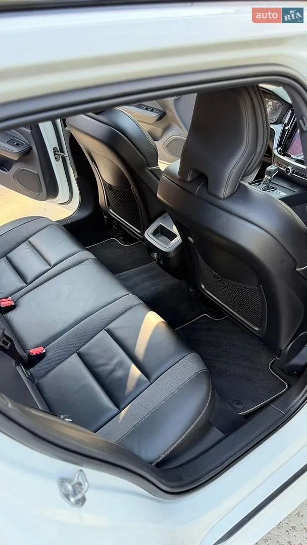 2019 Volvo V60 - мініатюра 27