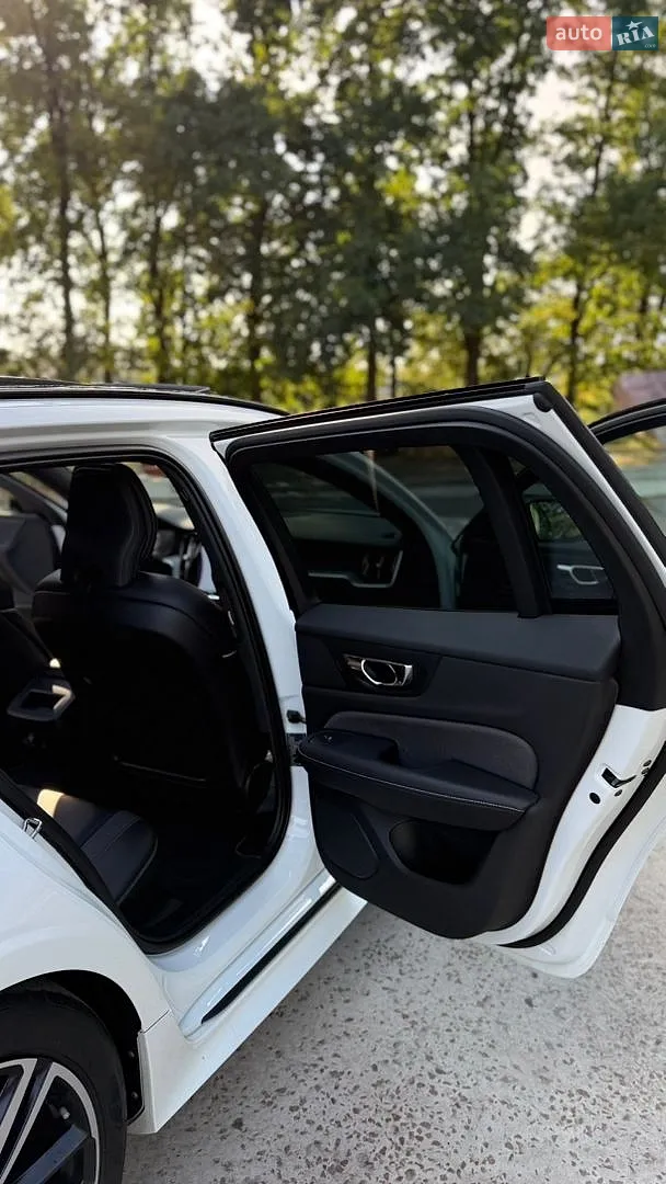 2019 Volvo V60 - мініатюра 28