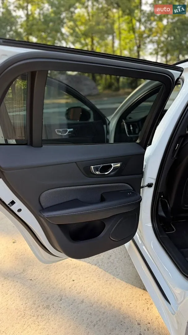 2019 Volvo V60 - мініатюра 29