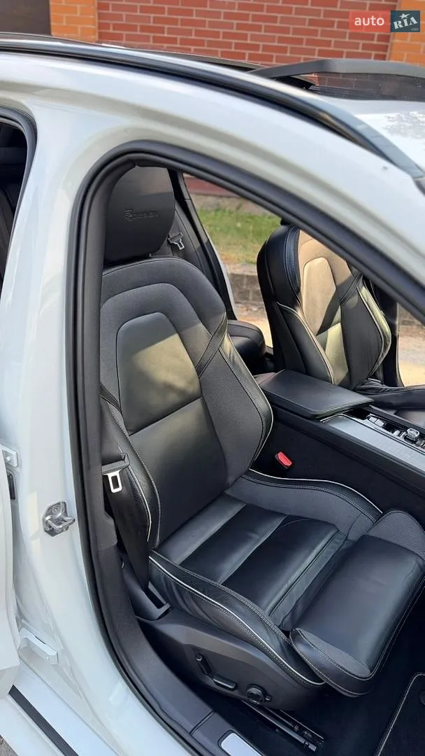 2019 Volvo V60 - мініатюра 37