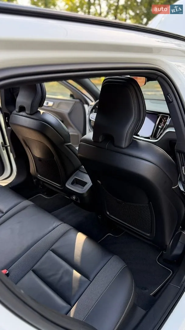 2019 Volvo V60 - мініатюра 41