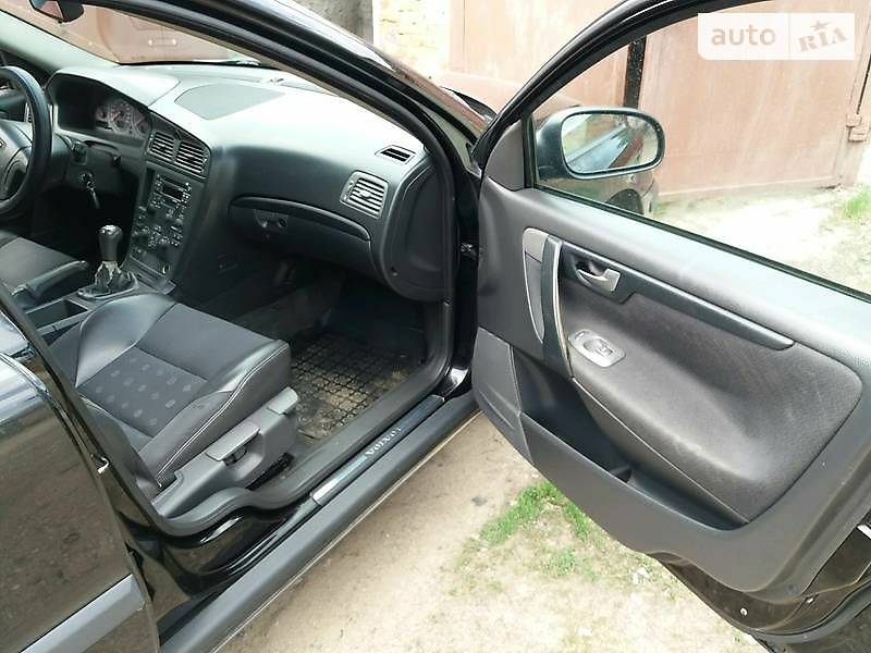Універсал Volvo V70 2001 в Ромнах