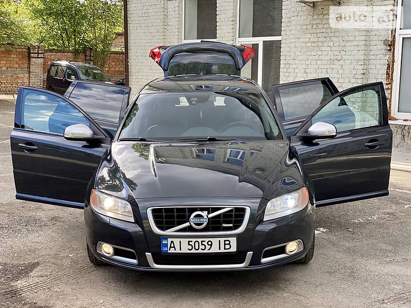 Универсал Volvo V70 2013 в Киеве
