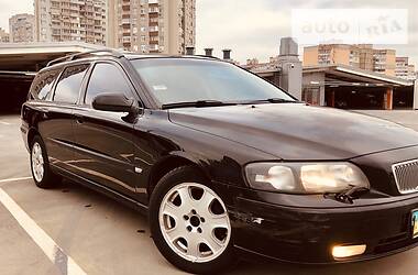 Универсал Volvo V70 2001 в Киеве