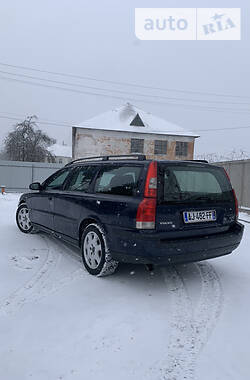 Универсал Volvo V70 2001 в Лубнах