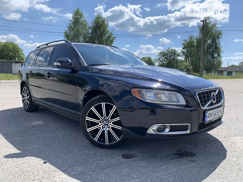 Универсал Volvo V70 2010 в Звягеле