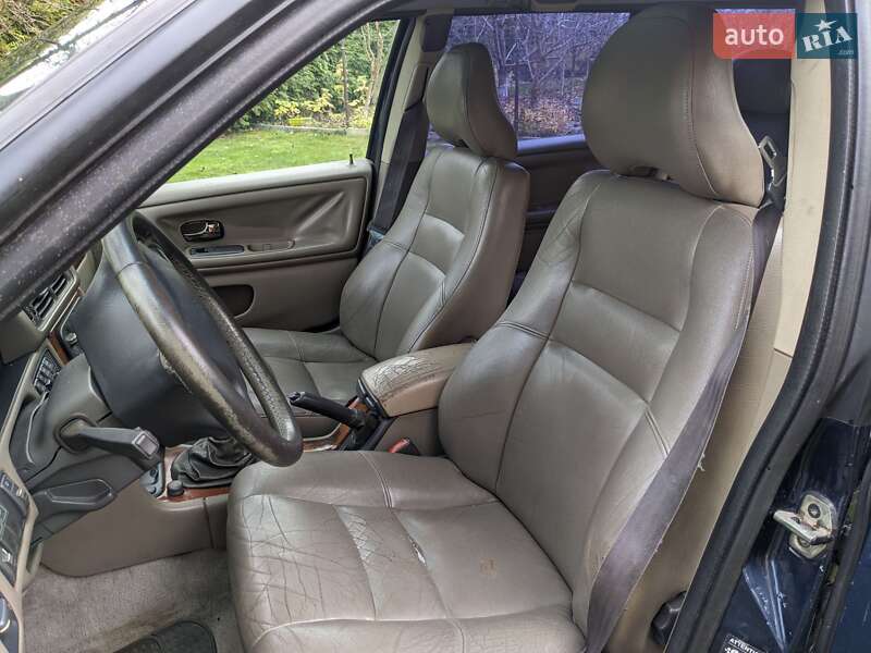 Универсал Volvo V70 1999 в Жовкве