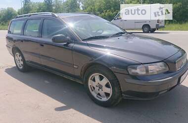 Универсал Volvo V70 2000 в Зборове