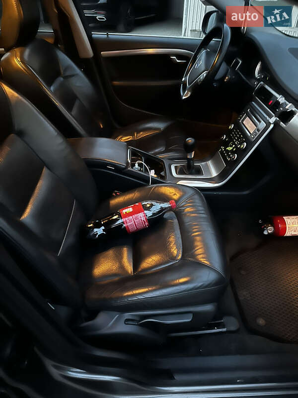 Универсал Volvo V70 2010 в Гусятине