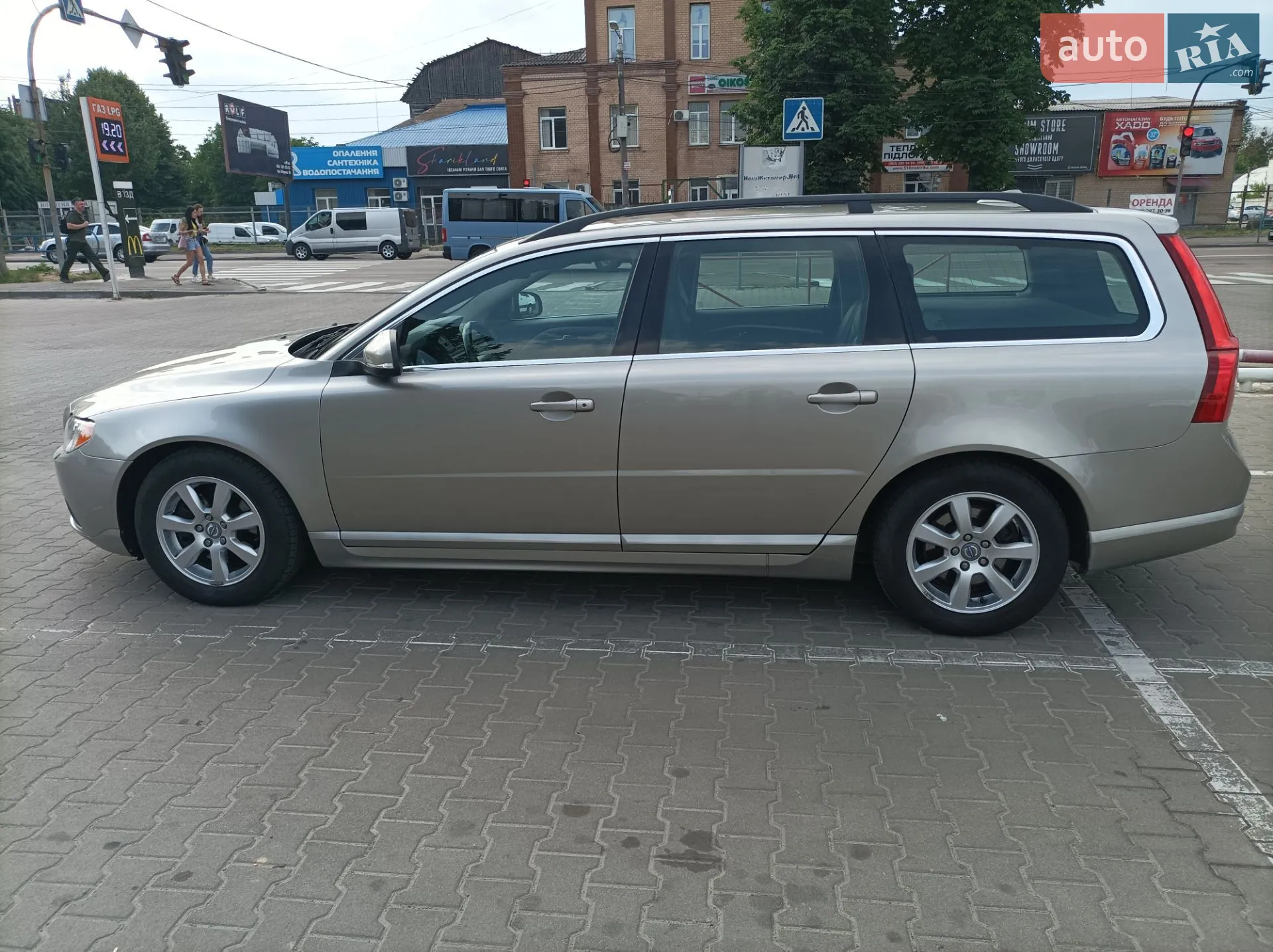 2011 Volvo V70 - мініатюра 2