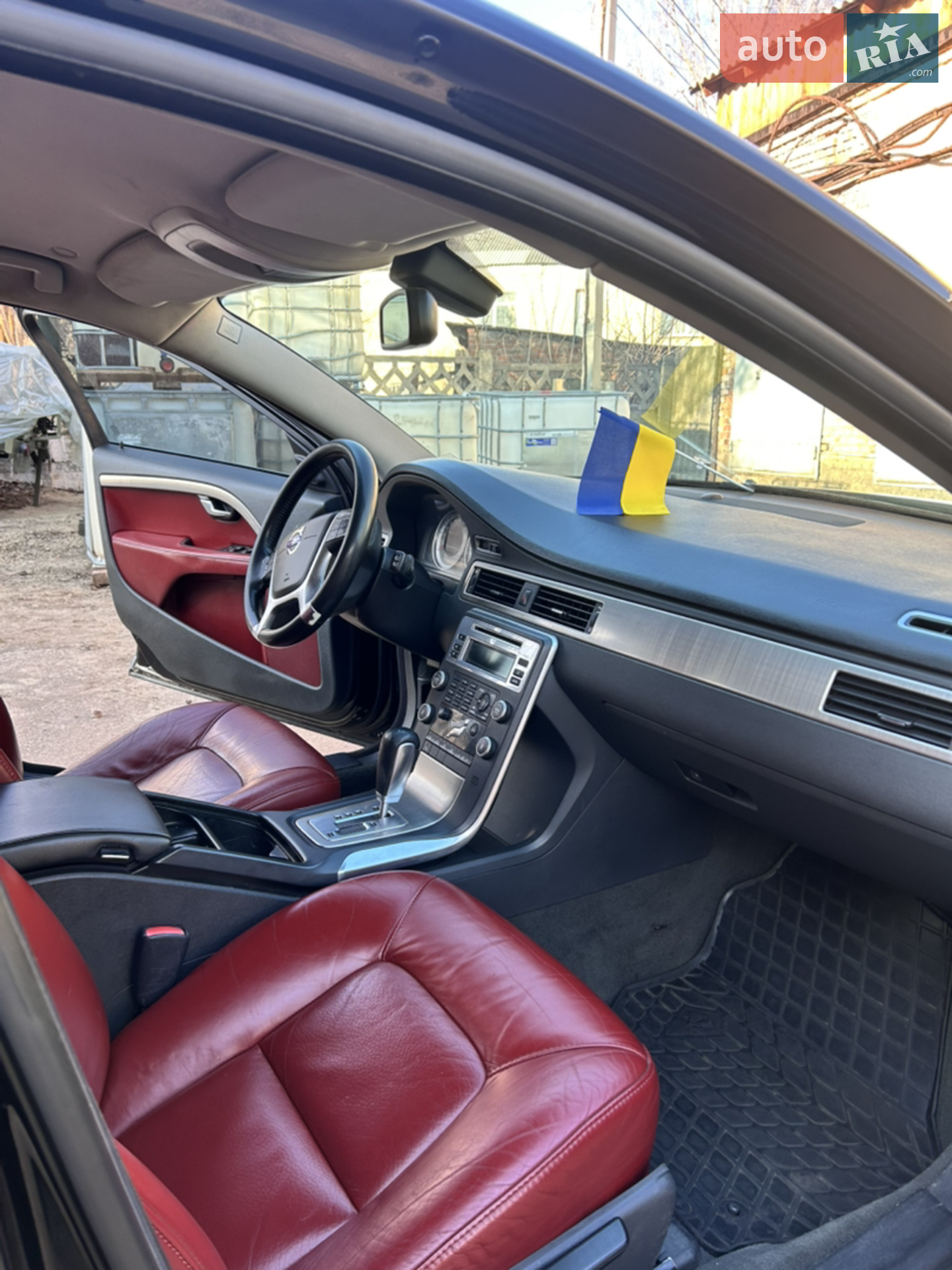 2011 Volvo V70 - мініатюра 2