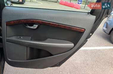 Универсал Volvo V70 2011 в 