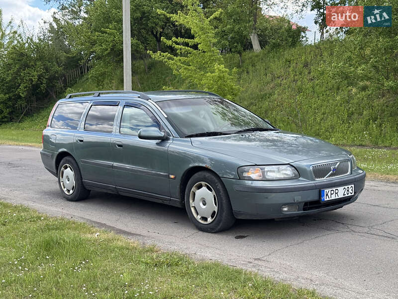 Універсал Volvo V70 2000 в Рівному