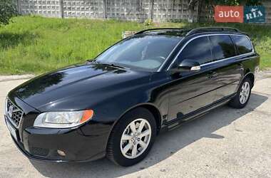 Универсал Volvo V70 2011 в Вараше