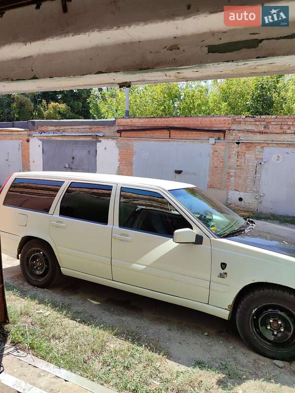 Универсал Volvo V70 1999 в Полтаве
