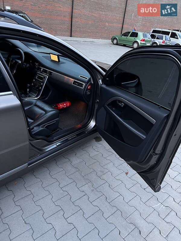 Универсал Volvo V70 2010 в Казатине