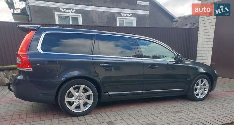 Універсал Volvo V70 2015 в Бродах