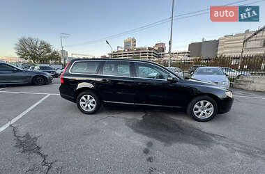 Универсал Volvo V70 2011 в 