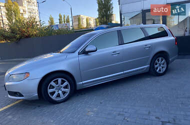 Универсал Volvo V70 2013 в 