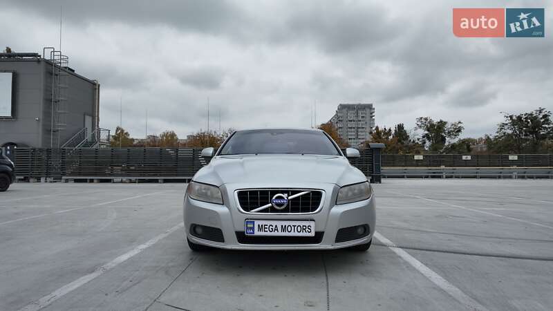 Универсал Volvo V70 2013 в Киеве