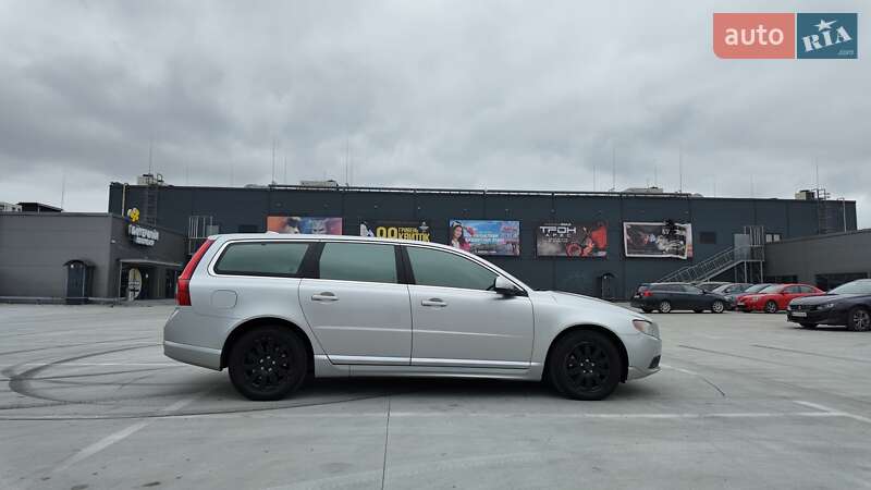 Универсал Volvo V70 2013 в Киеве