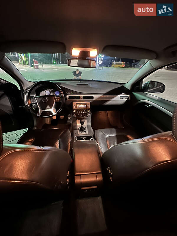 Універсал Volvo V70 2010 в Тернополі