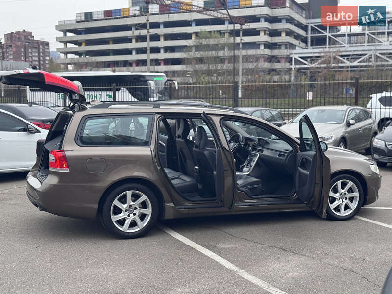 Універсал Volvo V70 2015 в Києві