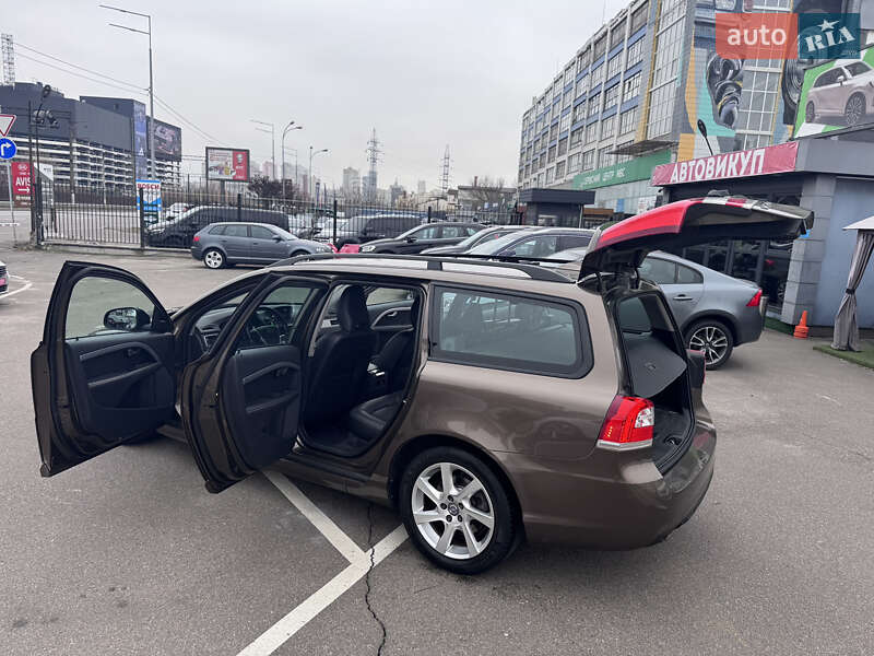 Універсал Volvo V70 2015 в Києві