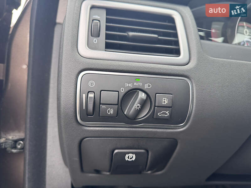 Універсал Volvo V70 2015 в Києві