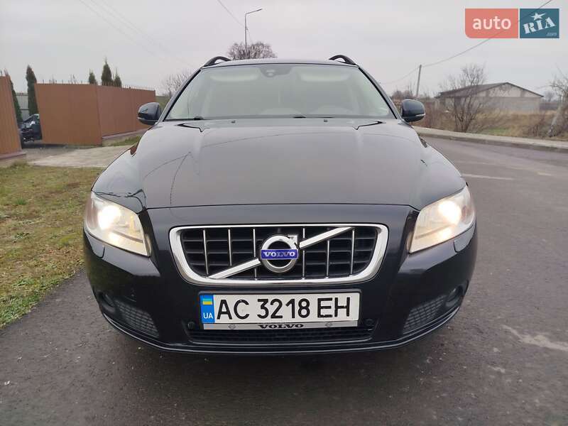 Универсал Volvo V70 2011 в Нововолынске