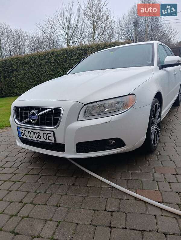 Volvo V70 2010 Volvo V70 2010