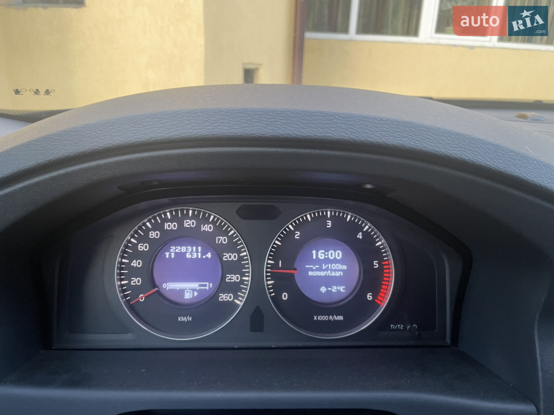 2010 Volvo V70 - мініатюра 2