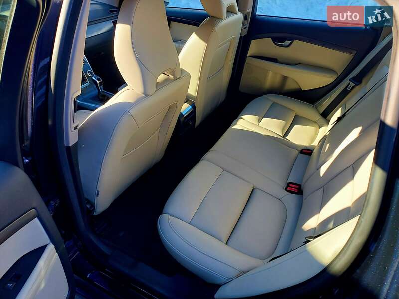 Универсал Volvo V70 2016 в Бродах фото 30 Универсал Volvo V70 2016 в Бродах