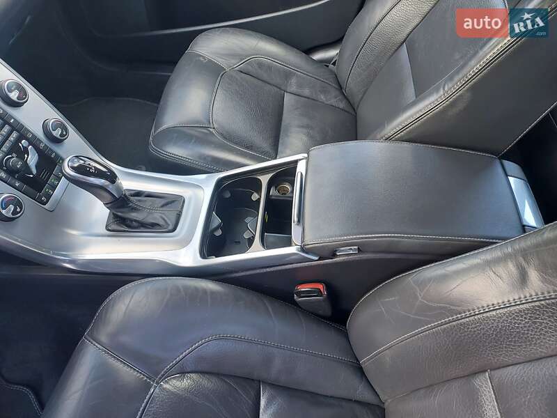 Универсал Volvo V70 2015 в Бродах фото 56 Универсал Volvo V70 2015 в Бродах