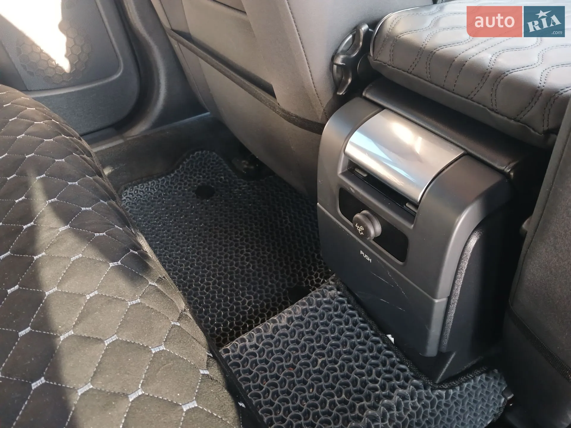 2011 Volvo V70 - мініатюра 18