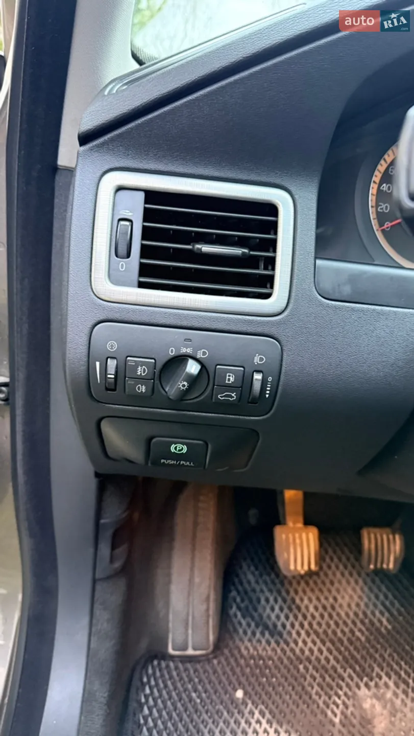 2010 Volvo V70 - мініатюра 20