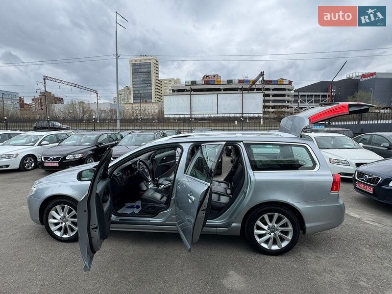 Универсал Volvo V70 2015 в Киеве