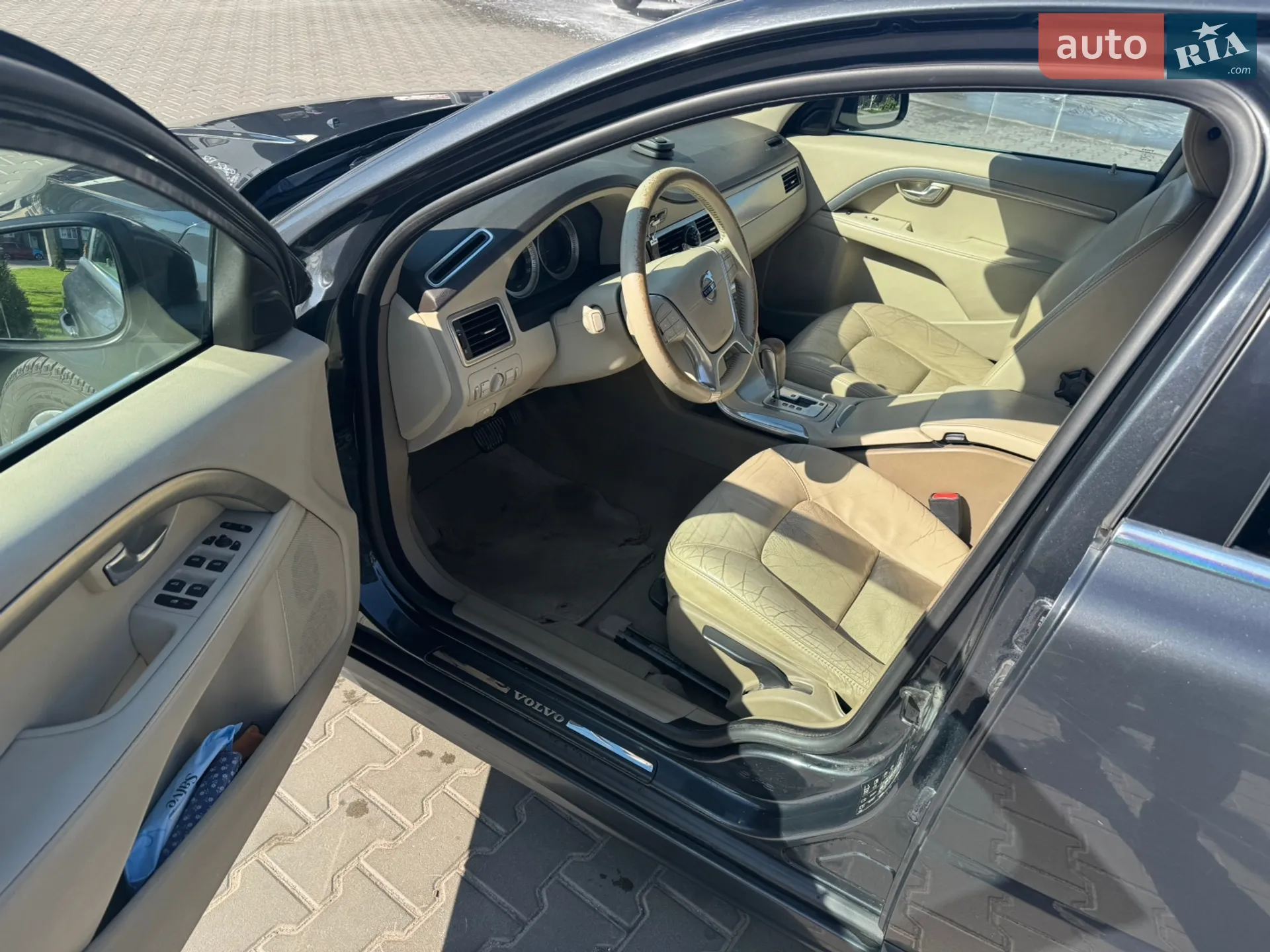 2011 Volvo V70 - мініатюра 8