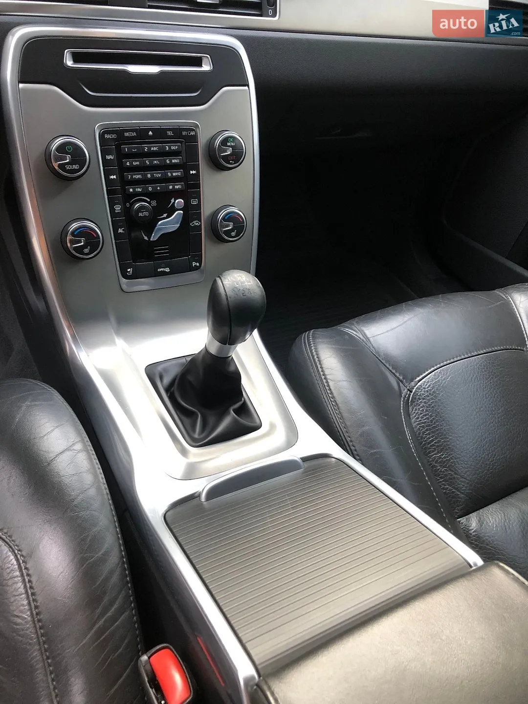 2011 Volvo V70 - мініатюра 4