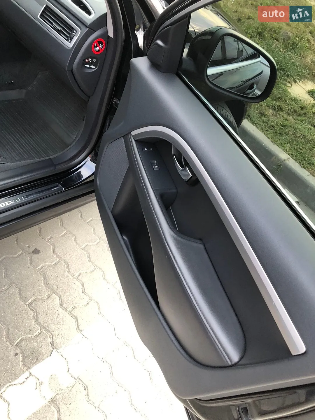 2011 Volvo V70 - мініатюра 10