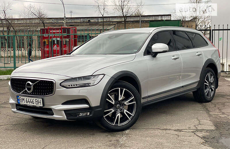 Универсал Volvo V90 Cross Country 2019 в 