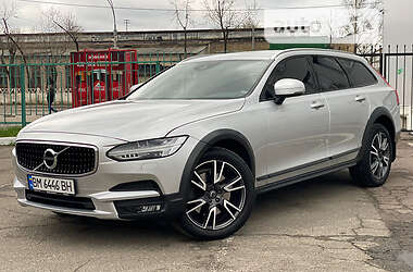 Универсал Volvo V90 Cross Country 2019 в 