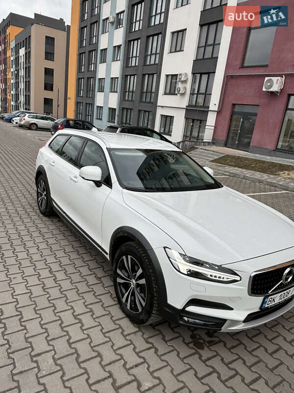 Универсал Volvo V90 Cross Country 2019 в Ровно