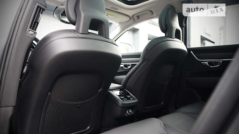 Универсал Volvo V90 Cross Country 2017 в Львове фото 40 Универсал Volvo V90 Cross Country 2017 в Львове
