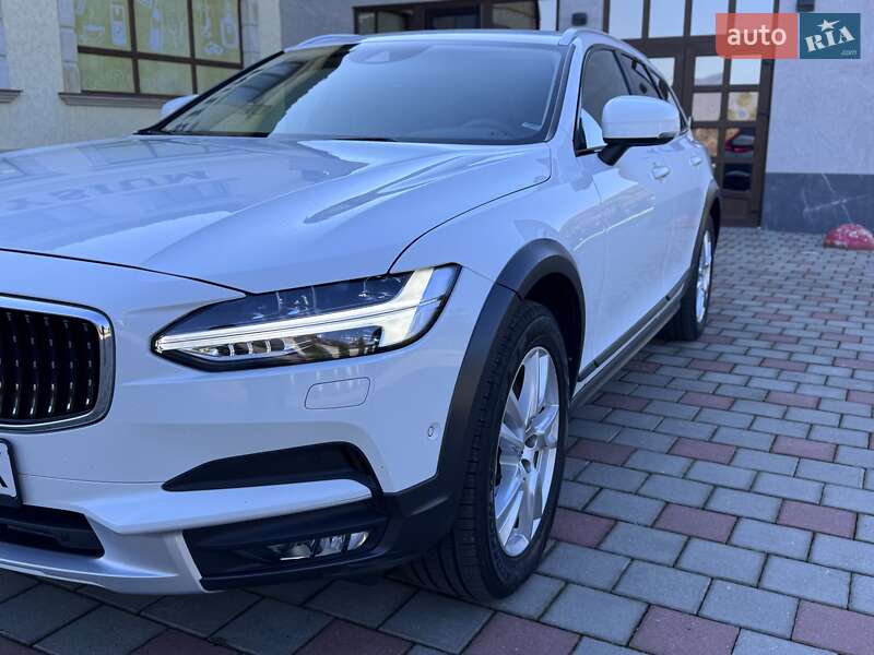 Універсал Volvo V90 Cross Country 2017 в Іршаві