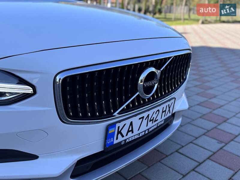 Універсал Volvo V90 Cross Country 2017 в Іршаві